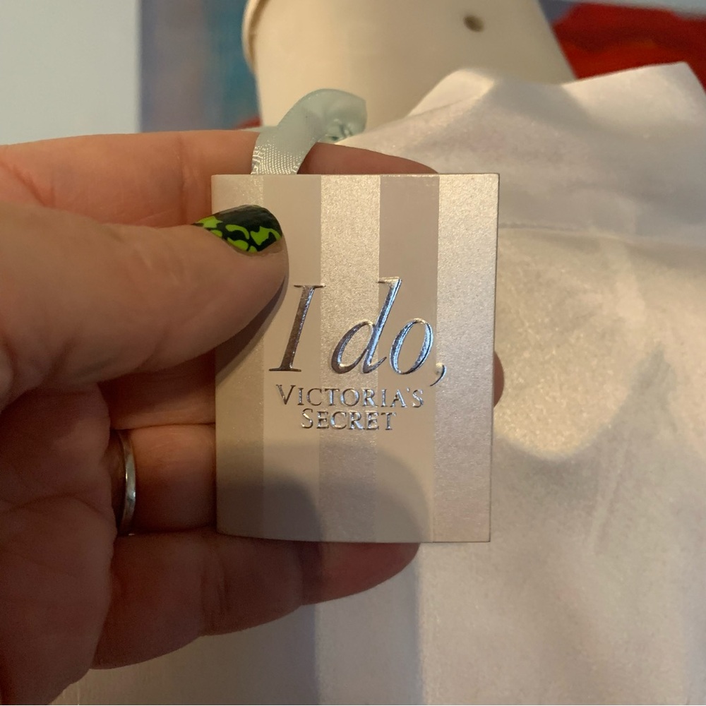 Victoria's Secret White Bride Satin Robe with Rhinestone Script - Picture 7 of 8